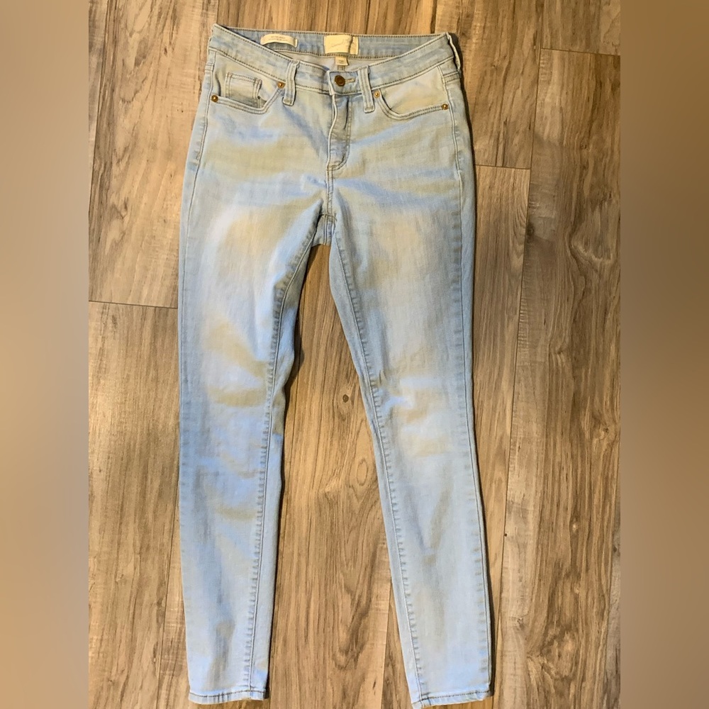 Blue skinny jeans